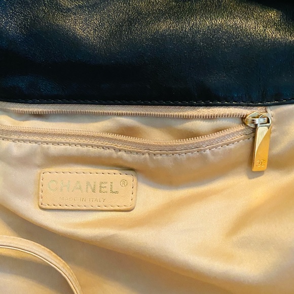 Chanel Rodeo Drive Hobo - Picture 9 of 12